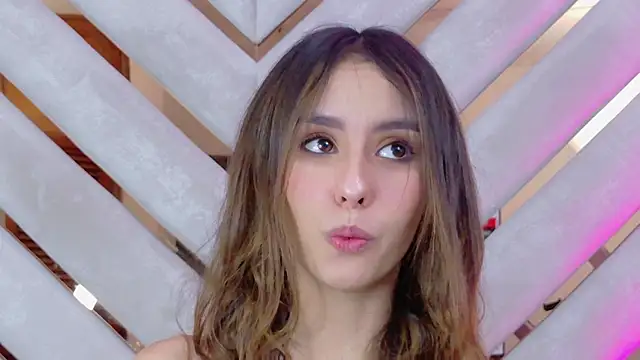 Sarah-Grace online show from 04/21/26, 01:42