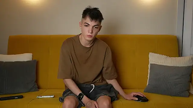 Snapshot of MattyandAiden chatting on 06/16/26, 04:09 MattyandAiden online show from 06/16/26, 04:09