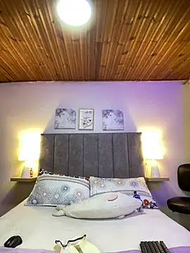 Snapshot of juliana-mancini chatting on 10/24/25, 05:09 juliana-mancini online show from 10/24/25, 05:09