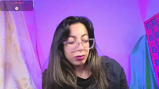 Snapshot of Miranda_sexlove_ chatting on 02/15/26, 01:02 Miranda sexlove online show from 02/15/26, 01:02