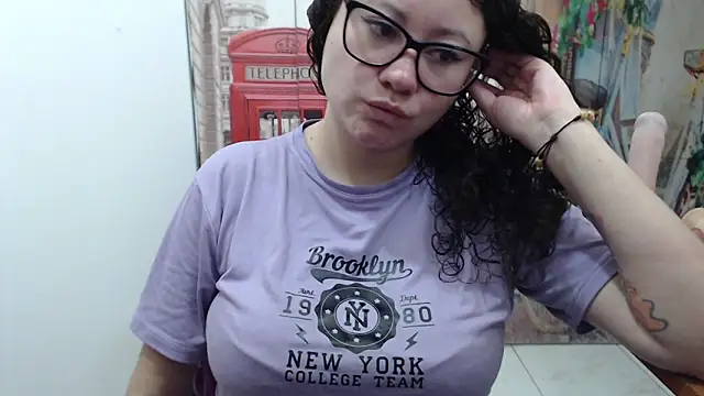 Snapshot of greeneyes_nurse chatting on 11/04/25, 07:46 greeneyes nurse online show from 11/04/25, 07:46