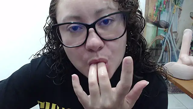 Snapshot of greeneyes_nurse chatting on 11/18/25, 08:35 greeneyes nurse online show from 11/18/25, 08:35