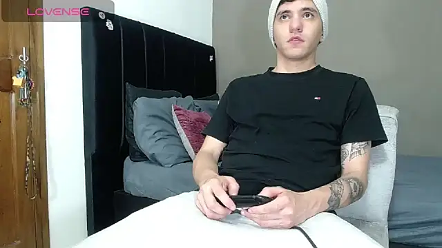 Matteo12  online show from 02/08/26, 12:47