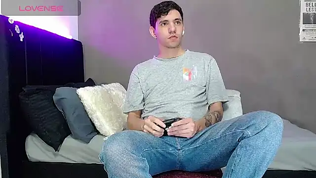 Matteo12  online show from 03/26/26, 09:04