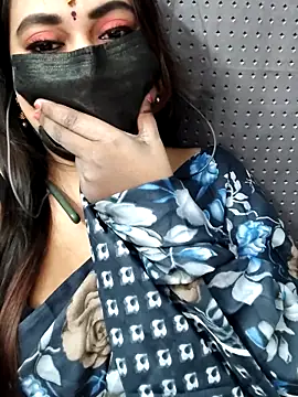 Snapshot of Cutie_nila26 chatting on 10/28/25, 05:22 Cutie nila26 online show from 10/28/25, 05:22