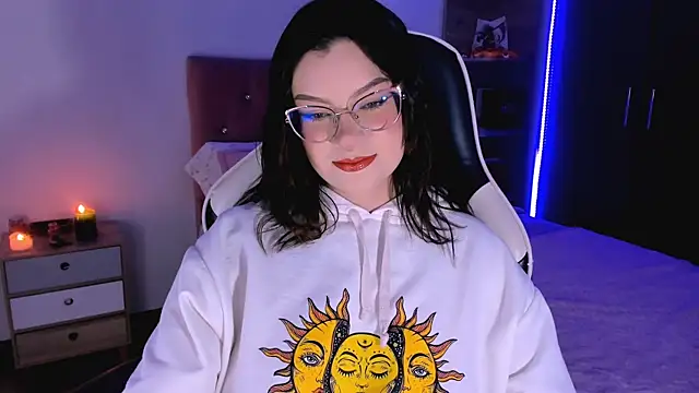 Snapshot of OphelianaRose33 chatting on 09/21/25, 09:05 OphelianaRose33 online show from 09/21/25, 09:05