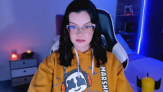 Snapshot of OphelianaRose33 chatting on 09/23/25, 10:13 OphelianaRose33 online show from 09/23/25, 10:13