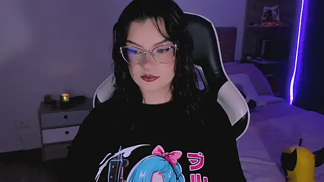 Snapshot of OphelianaRose33 chatting on 09/27/25, 10:04 OphelianaRose33 online show from 09/27/25, 10:04