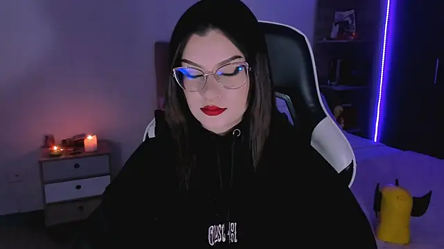 Snapshot of OphelianaRose33 chatting on 10/09/25, 09:35 OphelianaRose33 online show from 10/09/25, 09:35