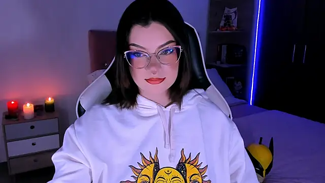 Snapshot of OphelianaRose33 chatting on 10/19/25, 07:25 OphelianaRose33 online show from 10/19/25, 07:25