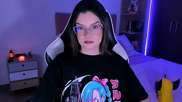 Snapshot of OphelianaRose33 chatting on 11/08/25, 09:57 OphelianaRose33 online show from 11/08/25, 09:57