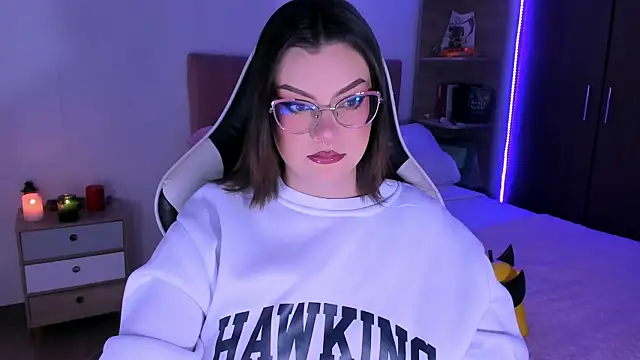 Snapshot of OphelianaRose33 chatting on 11/17/25, 08:03 OphelianaRose33 online show from 11/17/25, 08:03