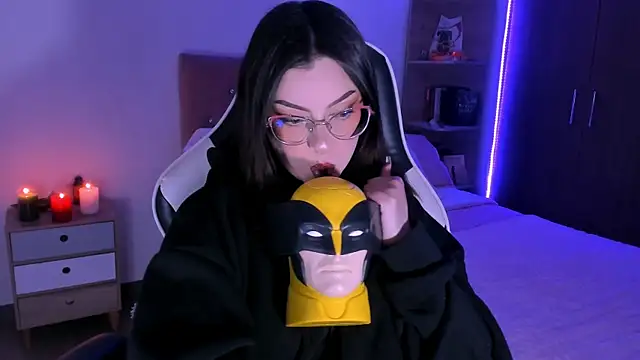 Snapshot of OphelianaRose33 chatting on 11/28/25, 11:07 OphelianaRose33 online show from 11/28/25, 11:07