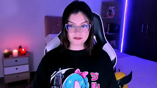 Snapshot of OphelianaRose33 chatting on 11/30/25, 09:19 OphelianaRose33 online show from 11/30/25, 09:19