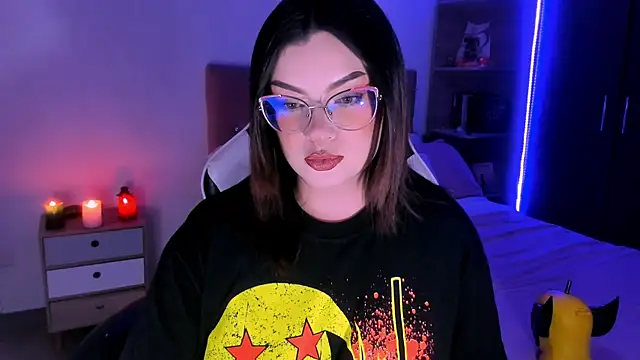 Snapshot of OphelianaRose33 chatting on 12/02/25, 12:27 OphelianaRose33 online show from 12/02/25, 12:27