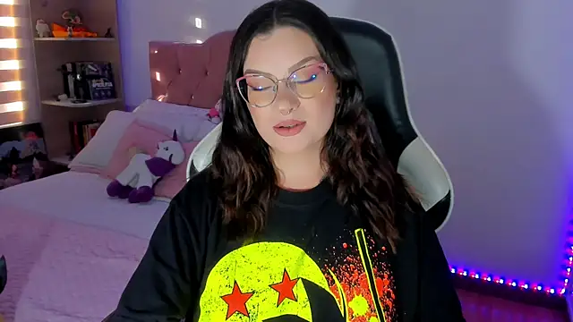 OphelianaRose33 online show from 05/30/26, 10:07
