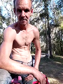 Snapshot of Hungwell1515 chatting on 11/05/25, 08:31 Hungwell1515 online show from 11/05/25, 08:31