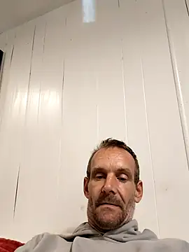 Snapshot of Hungwell1515 chatting on 11/10/25, 02:16 Hungwell1515 online show from 11/10/25, 02:16