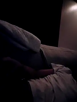 Snapshot of Hungwell1515 chatting on 12/01/25, 10:20 Hungwell1515 online show from 12/01/25, 10:20