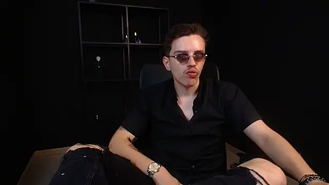 Snapshot of FelixStarkk chatting on 07/18/26, 06:39 FelixStarkk online show from 07/18/26, 06:39