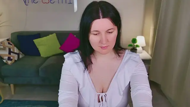 love me  tonight  online show from 11/23/25, 11:48