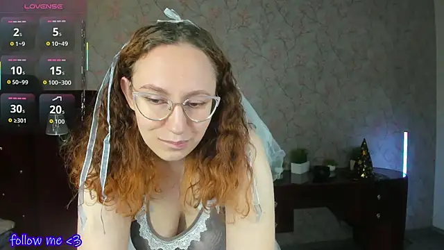 Snapshot of ellie_coy_ chatting on 11/01/25, 01:24 ellie coy online show from 11/01/25, 01:24