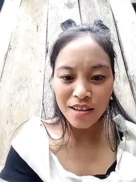 Snapshot of Maipm18 chatting on 09/13/25, 01:49 Maipm18 online show from 09/13/25, 01:49