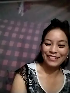 Snapshot of Maipm18 chatting on 09/13/25, 03:23 Maipm18 online show from 09/13/25, 03:23