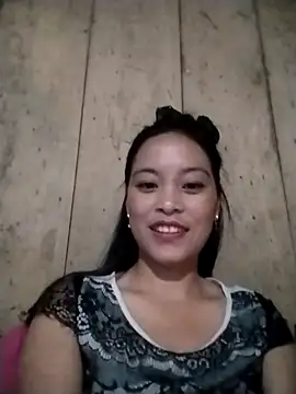 Snapshot of Maipm18 chatting on 10/04/25, 01:03 Maipm18 online show from 10/04/25, 01:03