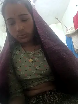 Hot raaani online show from 12/15/25, 10:14