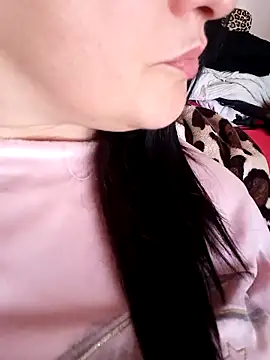 Snapshot of TriumphLove chatting on 03/21/25, 09:12 TriumphLove online show from 03/21/25, 09:12