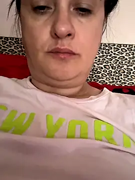 Snapshot of TriumphLove chatting on 09/12/25, 08:25 TriumphLove online show from 09/12/25, 08:25