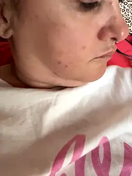 Snapshot of TriumphLove chatting on 09/19/25, 07:54 TriumphLove online show from 09/19/25, 07:54