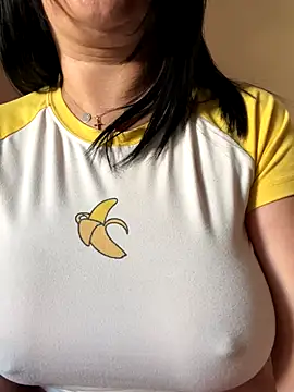 Snapshot of TriumphLove chatting on 09/22/25, 09:44 TriumphLove online show from 09/22/25, 09:44