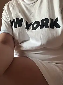 Snapshot of TriumphLove chatting on 09/28/25, 06:52 TriumphLove online show from 09/28/25, 06:52