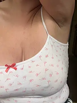 Snapshot of TriumphLove chatting on 10/13/25, 07:30 TriumphLove online show from 10/13/25, 07:30