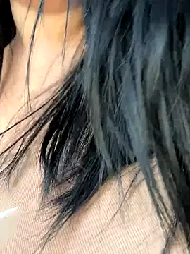 Snapshot of TriumphLove chatting on 11/13/25, 09:52 TriumphLove online show from 11/13/25, 09:52