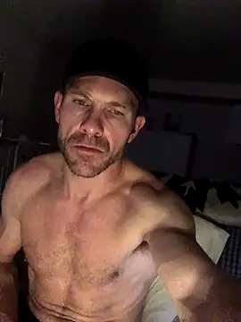 Snapshot of newjam chatting on 11/06/25, 04:46 newjam online show from 11/06/25, 04:46