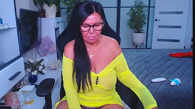 Snapshot of Anna_Blare chatting on 10/18/25, 09:10 Anna Blare online show from 10/18/25, 09:10