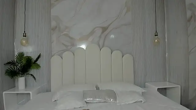 luna hot ass online show from 12/05/25, 03:30