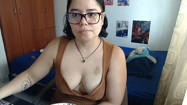 Snapshot of saenz_eymi chatting on 09/09/25, 04:50 saenz eymi online show from 09/09/25, 04:50