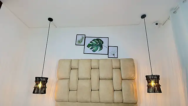 Cinthiabaker online show from 04/11/26, 12:31