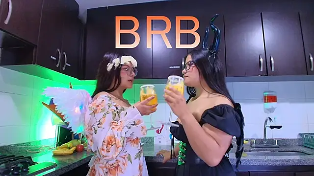 Lilith and Khloe online show from 11/11/25, 11:21