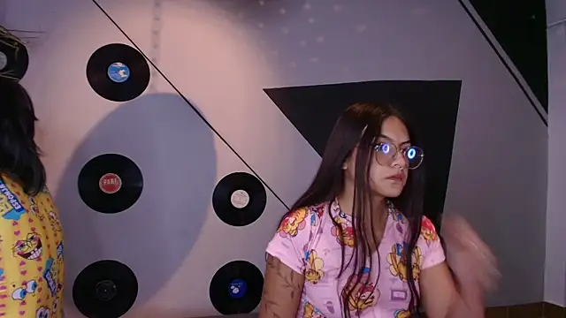 Lilith and Khloe online show from 11/25/25, 11:21