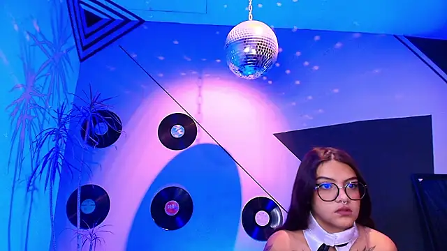 Lilith and Khloe online show from 02/19/26, 11:39