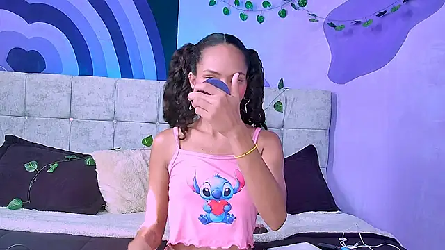 Karen Ariass online show from 11/21/25, 01:43