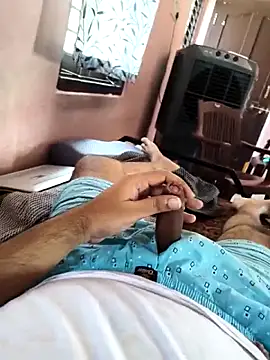 Snapshot of Yourslovingdick chatting on 11/05/25, 07:41 Yourslovingdick online show from 11/05/25, 07:41