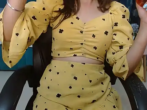 Urlove lily online show from 09/16/25, 03:13
