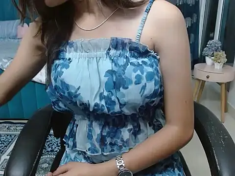 Urlove lily online show from 09/23/25, 02:42