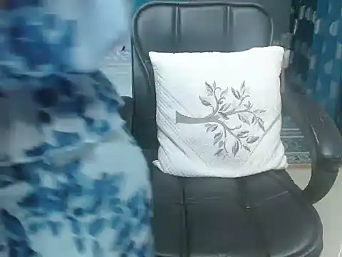 Urlove lily online show from 09/30/25, 06:07